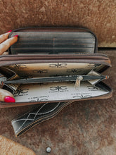 Load image into Gallery viewer, Boot Stitch Leather Wallet Wristlet