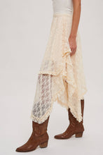 Load image into Gallery viewer, Maddy lace skirt (cream)