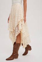 Load image into Gallery viewer, Maddy lace skirt (cream)