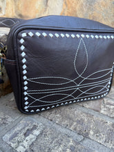 Load image into Gallery viewer, Boot Stitch Leather Purse