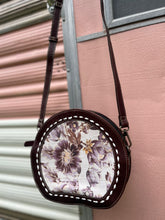 Load image into Gallery viewer, Floral Canteen Purse