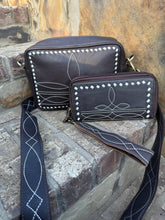 Load image into Gallery viewer, Boot Stitch Leather Purse