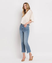 Load image into Gallery viewer, Bella high rise frayed hem crop flare jeans
